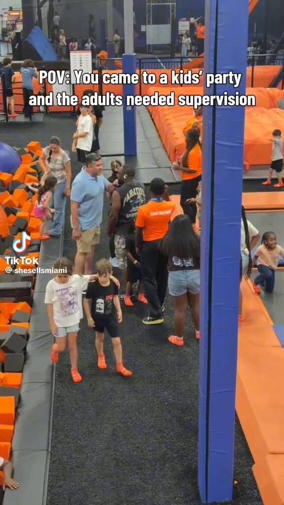 Black man assaults and chokes a White guy at a trampoline park 🫯 Way too many blacks are comfortable with getting physical and violent at the first sign of a disagreement. Low-IQs and non-existent emotional control are the source of 90% of the problems in black culture 🙄