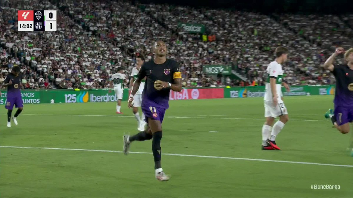 Raphinha draws the foul and scores Barcelona's first goal of the season 🔥