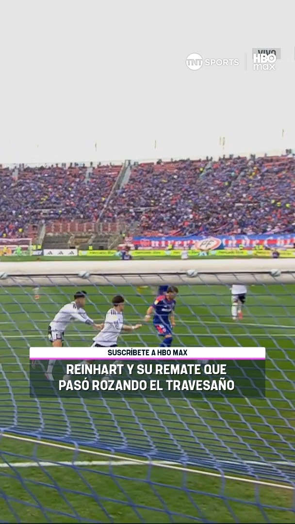 🤯❌⚽ ¡Casi gol de los Azules! Tobías Reinhart enganchó como los dioses en este #Superclásico200, pero su remate pasó levemente desviado de la portería de #ColoColo. #LaU entró con todo en el segundo tiempo de este #MatchdayDomingo. El Superclásico se vive en Coolbet! Entra ya a regístrate y aprovecha las mejores cuotas y apuestas en vivo para este partidazo. No te quedes fuera, vive toda la pasión del fútbol con el oso. Coolbet, juega con responsabilidad Solo por $8.990/mes en los primeros 6 meses*, puedes ver el #Superclásico200, el Universitario y el Clásico con tu plan mensual de TNT Sports. #PromoTNTSports.