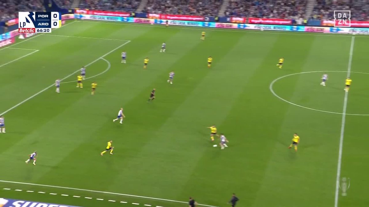 ⬆️ UN GOL PARA SER LÍDER EN SOLITARIO Gabri Veiga adelantó al FC Porto para ponerle en lo más alto de la clasificación. #PRIMEIRALIGAenDAZN⚽🇵🇹