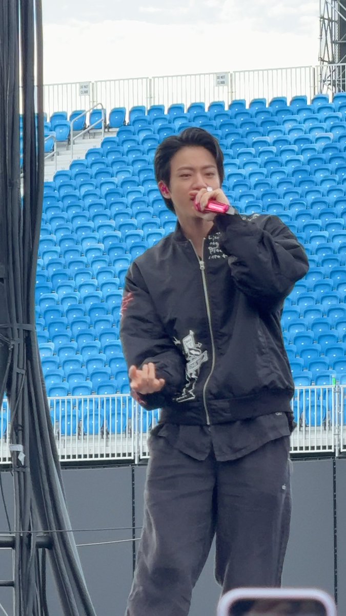 [INFO] #JIN — Soundcheck Day 2 in Toronto, Canada 🇨🇦💜 #BTS_WORLDTOUR_ARIRANG_TORONTO