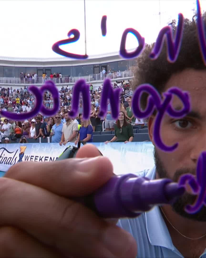 'Who's gonna talk now' 🤔 The racquet of Arthur Fils did the talking at #CincyTennis