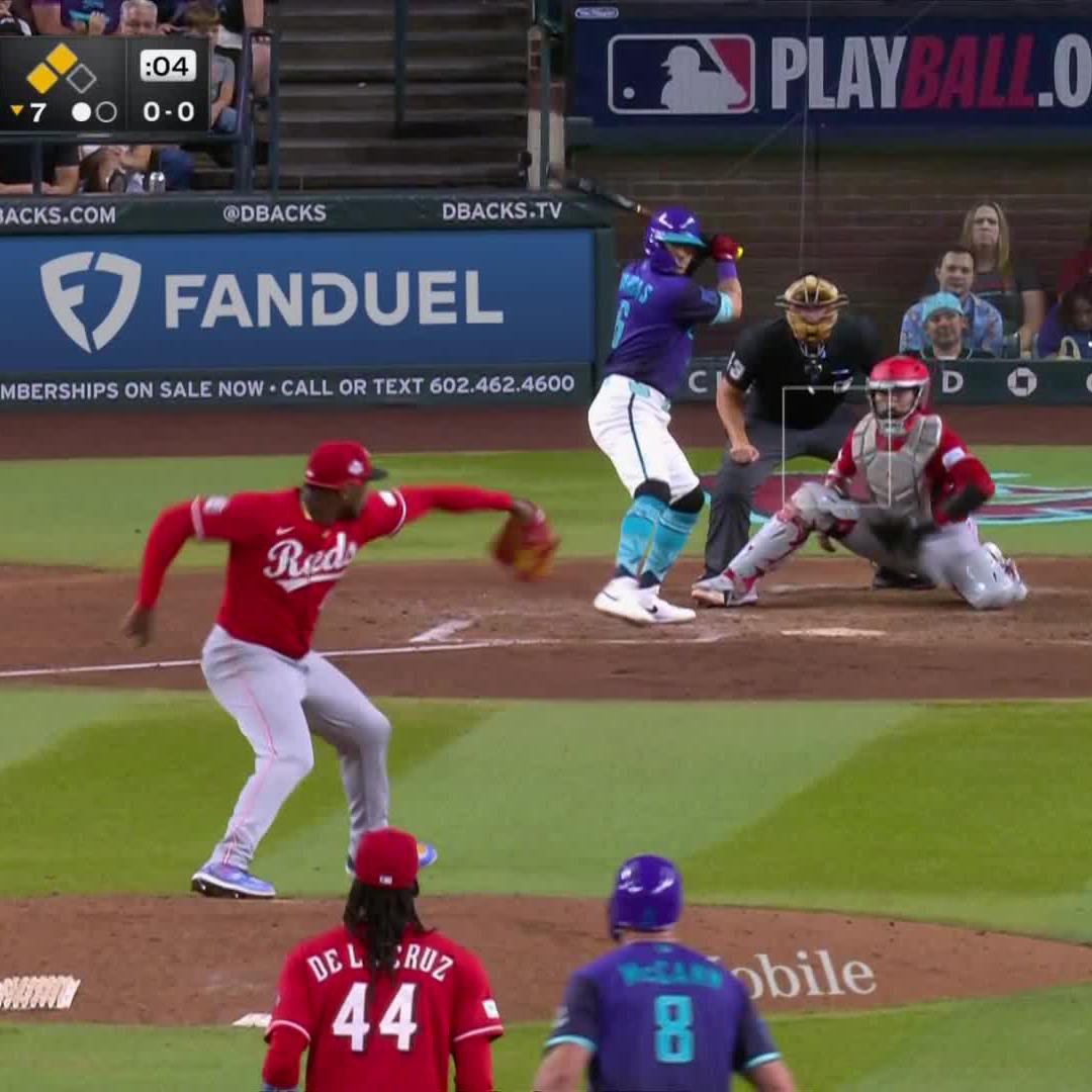Ildemaro Vargas with the CLUTCH triple for the Arizona lead! 📺 Reds-Diamondbacks on Peacock & NBCSN