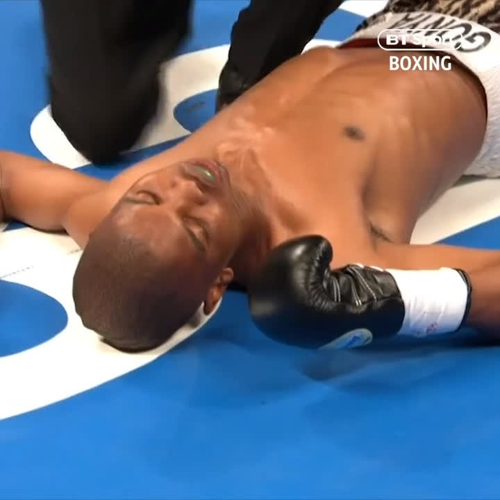 ⏪ Throwback to the late Zolani Tete’s world record for the fastest KO in a world title fight, set in just 11 seconds.