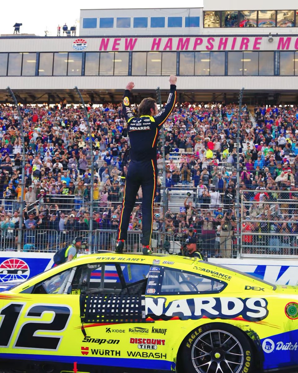 The fans love themselves some Ryan Blaney.