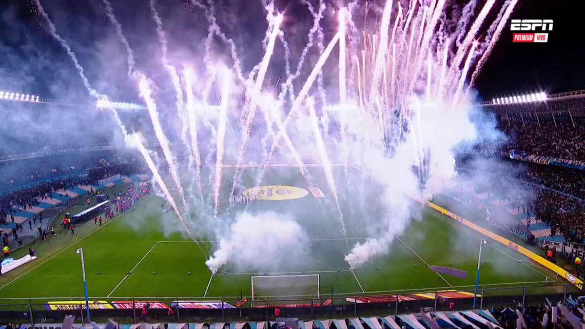 🤯🇦🇷 EL RECIBIMIENTO DE LA HINCHADA DE RACING.