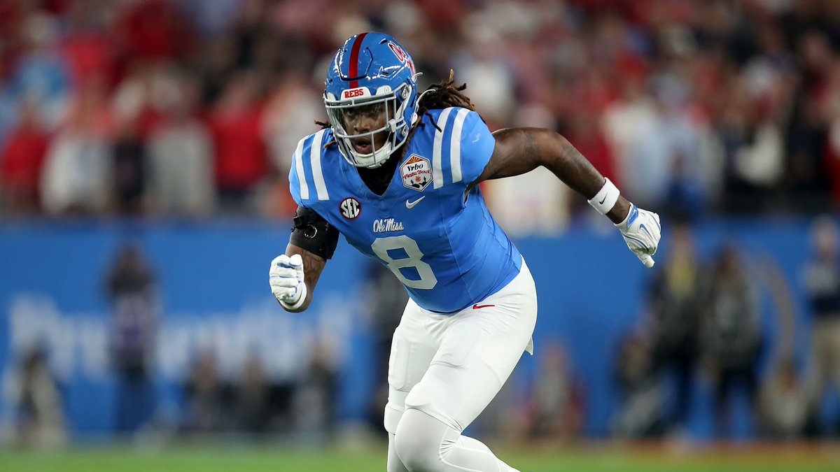 LSU about to sign NFL player Dae’Quan Wright? "It's so stupid that we are having this conversation," says @seccousinshane "It's Pandora's box, it's absolutely toxic." Full show: