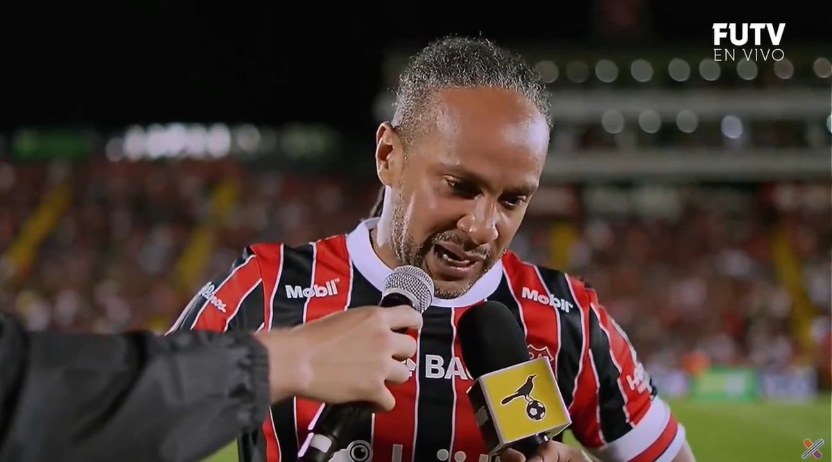 Jonathan McDonald se puso la camisa de Alajuelense por última vez