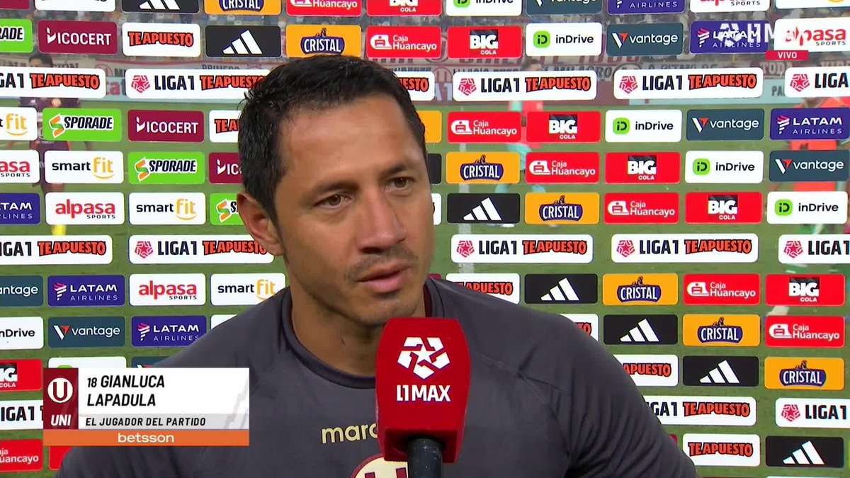 🎙️Gianluca Lapadula: "LA U ME HACE MUY BIEN PORQUE ES UNA FAMILIA" "Hay que seguir de la misma manera y con la misma actitud todos juntos". #Universitario 3-0 #LosChankas 📺 Conoce cómo ver L1MAX en vivo 👉 #L1MAX #Liga1 #TorneoClausura2026