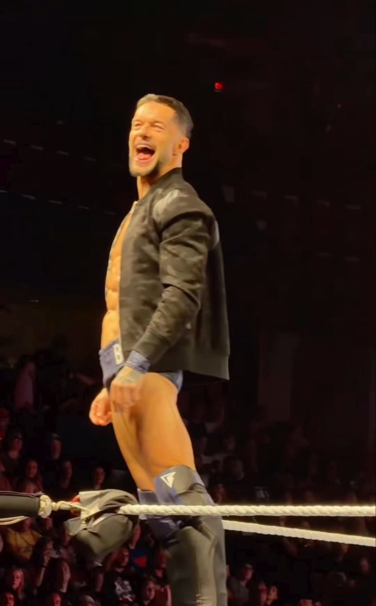 THE LEGENDARY FINN BALOR HAS ARRIVED IN CANADA 🔥 #WWECalgary