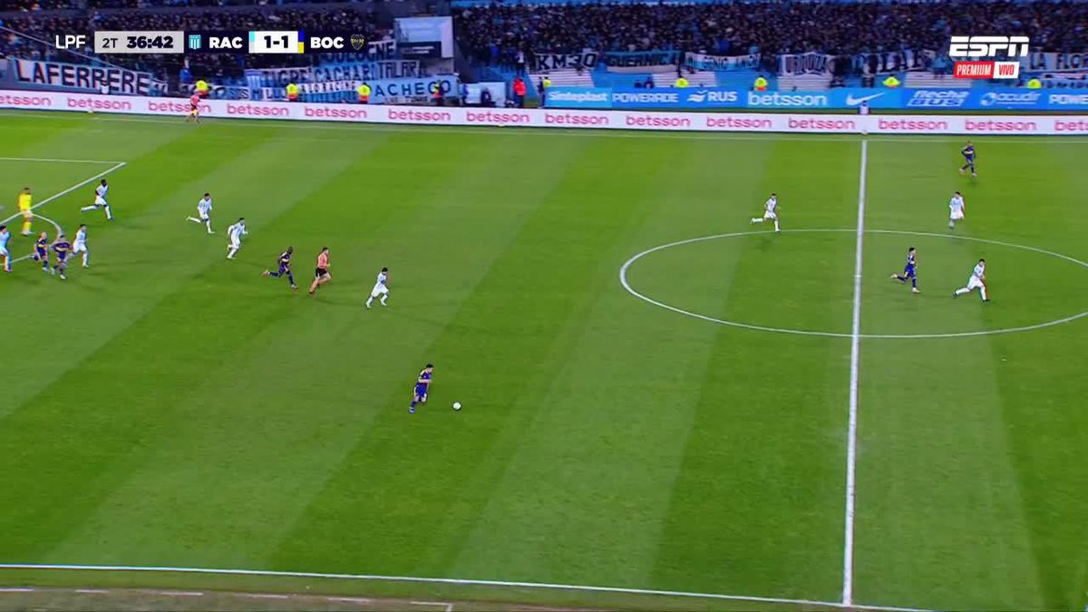 ¡SE LO PERDIÓ ENNER TRAS UNA GRAN CONTRA DE BOCA! El ecuatoriano Valencia no pudo en el mano a mano ante Cambeses y se perdió el 2-1 ante Racing. ▶️ ESPN Premium | Suscribite al Pack Fútbol | #TorneoClausura 🇦🇷