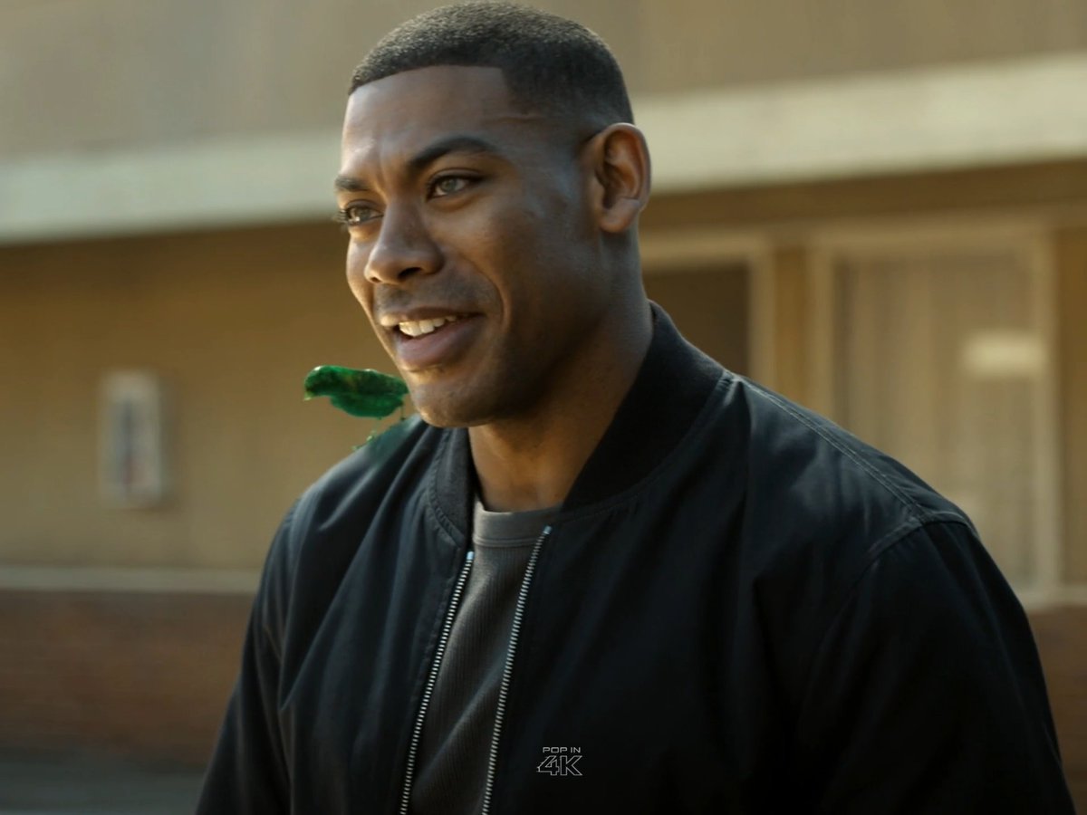 the fact that they made me care so much about john and that little bird in one episode… it watching over him and protecting him, then john looking genuinely sad when he deconstructs it… this show is JUST SO GOOD #Lanterns