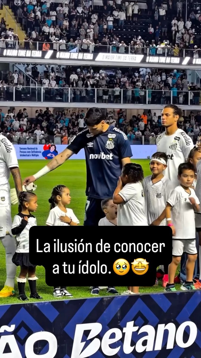 La emoción de conocer a tu ídolo.🥹🤩 (Vía @linexgomes_/IG)