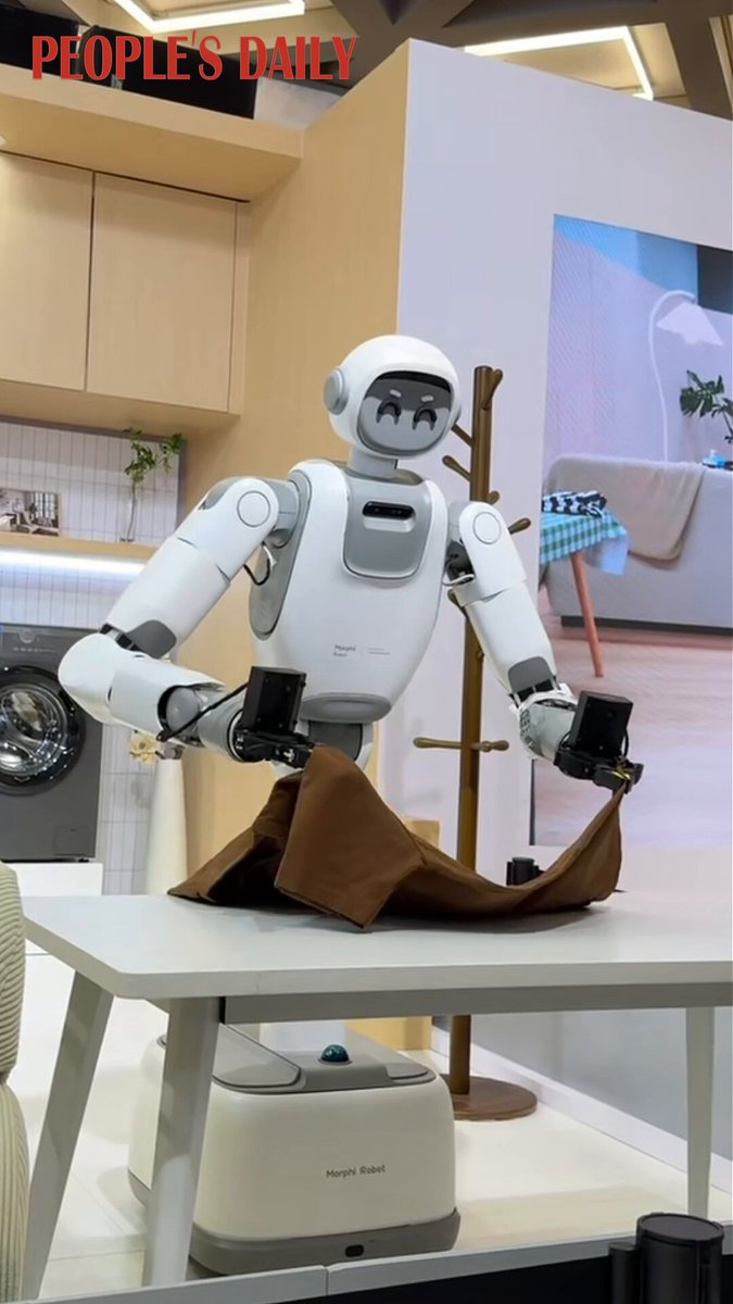 Imagine having a personal robot to handle your household chores! At the 2026 World Robot Conference (WRC) in Beijing, a few humanoid robots are bringing that idea closer to reality, demonstrating household tasks like folding clothes and cleaning up desks.