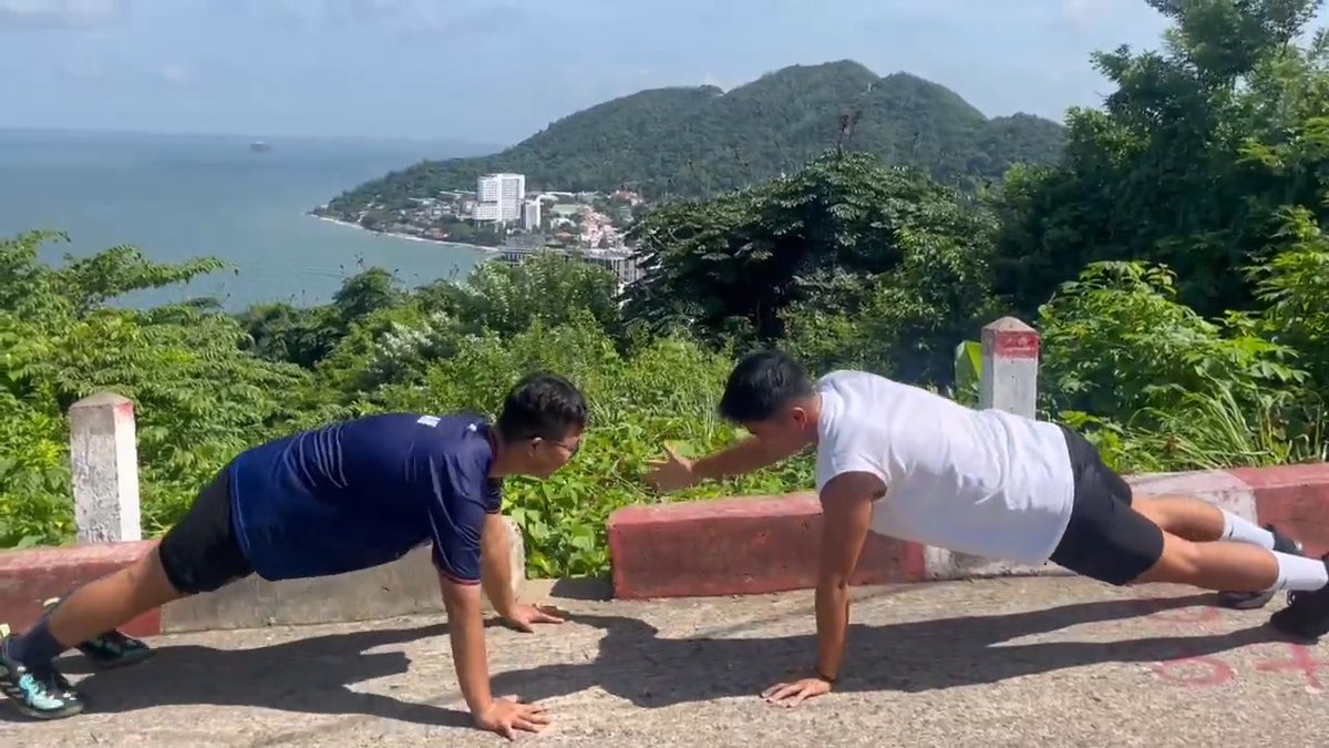 Hất đít cùng bạn sau khi leo núi... Mọi người có hay tập với bạn hem?