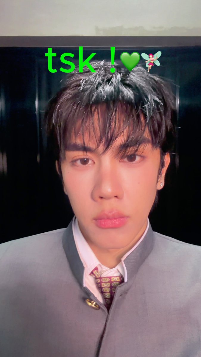 ใส่ชุดนักเรียนญี่ปุ่นแบบนี้แล้ว มากุนก็ไม่พลาดที่จะเล่นเพลงตัวเองหรอกนะ (｡•̀ ⤙ •́ ｡ꐦ) !!!! #PROXIEChokun #PiXXiE_หงุดหงิด #PROXIEth #bROTHERSMUSIC