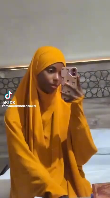 Shafinka na social media ko ya kaika aljanna ko ya kaika wuta.. Yayan kirki chilling da ilimi da karatun Alqur'ani, tambaɗaɗɗu kuma suna rawa da girgiza jiki a social media..