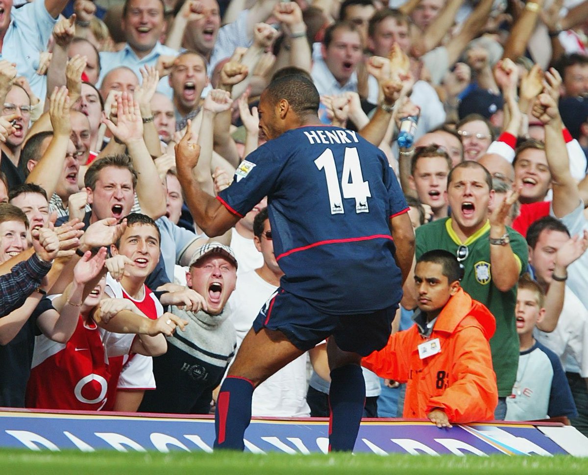 On this day in 2002: Thierry Henry scored THAT goal, as Arsenal came from two goals down to draw 2-2 away at West Ham, extending the club’s unbeaten run to 22 league matches. 🚀🇫🇷 🟣 J. Cole (44’) 🟣 Kanoute (53’) 🔵 Henry (65’) 🔵 Wiltord (88’)