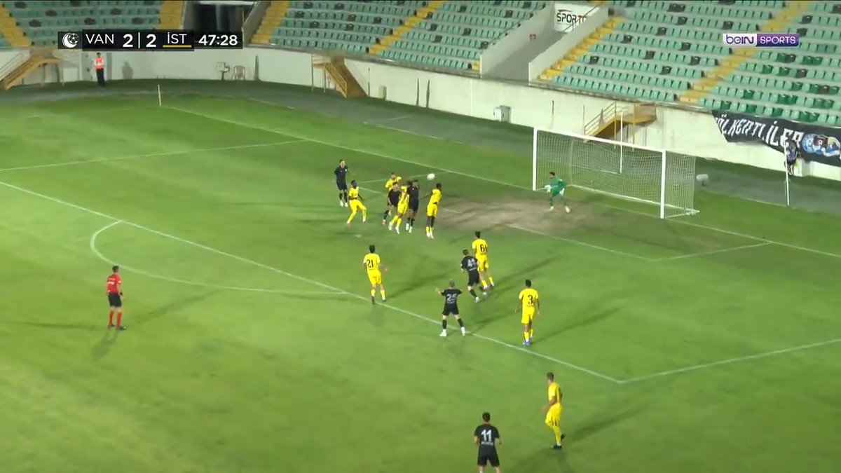 👀 Richario Zivkovic, Van Spor'un geri dönüşünü tamamlıyor! ⚽ İstanbulspor karşısında 0-2 geri düşen Van Spor, mücadeleyi 3-2 galip tamamlıyor... #beINSPORTS #TrendyolBirinciLig