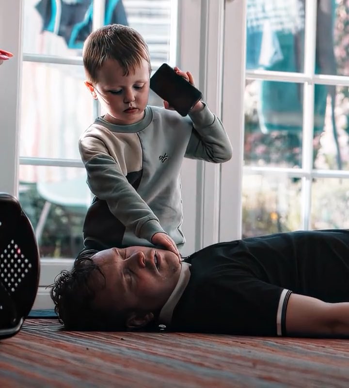 Little Asa had to be his dad’s absolute hero, keeping his cool on the phone with emergency dispatch while facing every kid's worst nightmare.