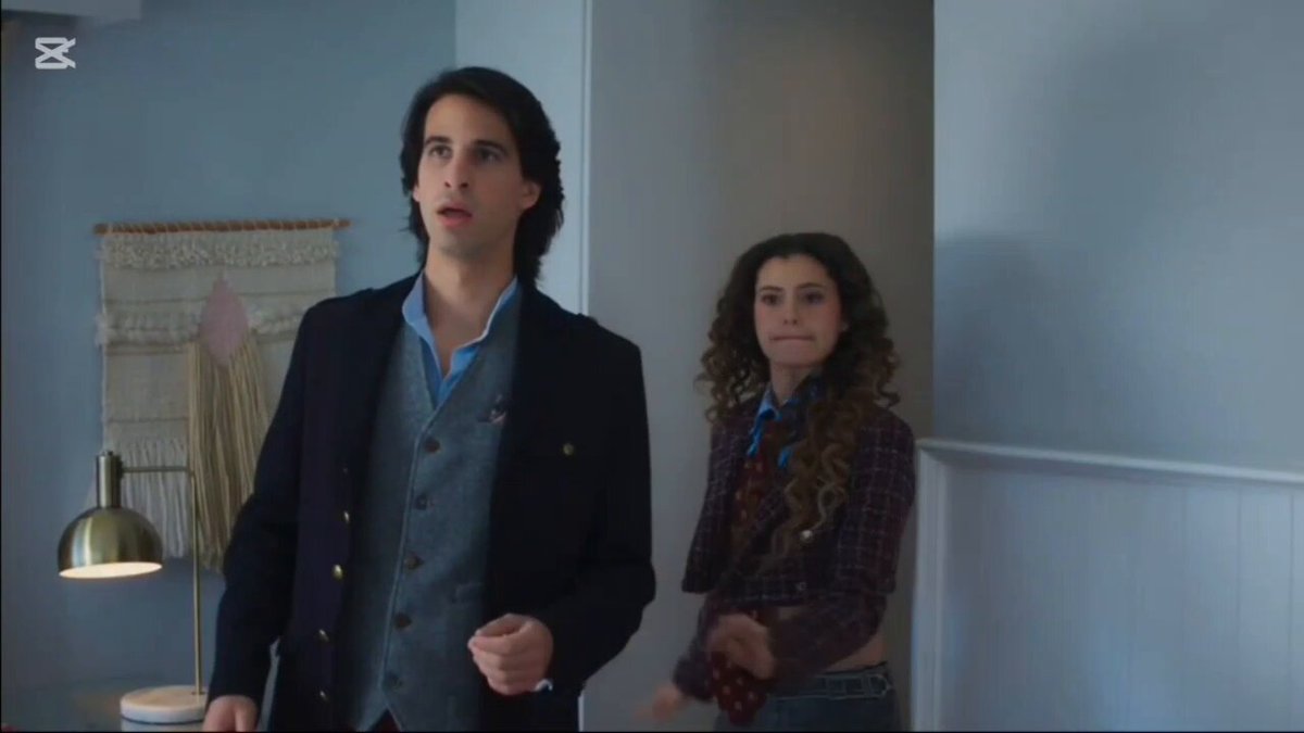 "Ella no te quiere acá, yo no te quiero acá, el cuarto no te quiere acá" JAJAJAJJAJAJA Torino te amo Está dinámica de los tres me encanta!! #Margarita3