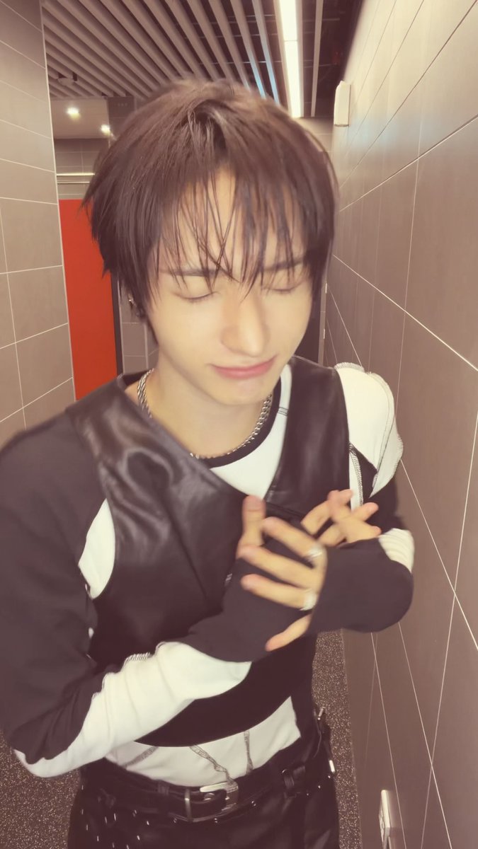 ๆๆณๅ็ค่ > โก < ! #๋ํ #Donghwa #KickFlip #ํฅํ๋ฆฝ