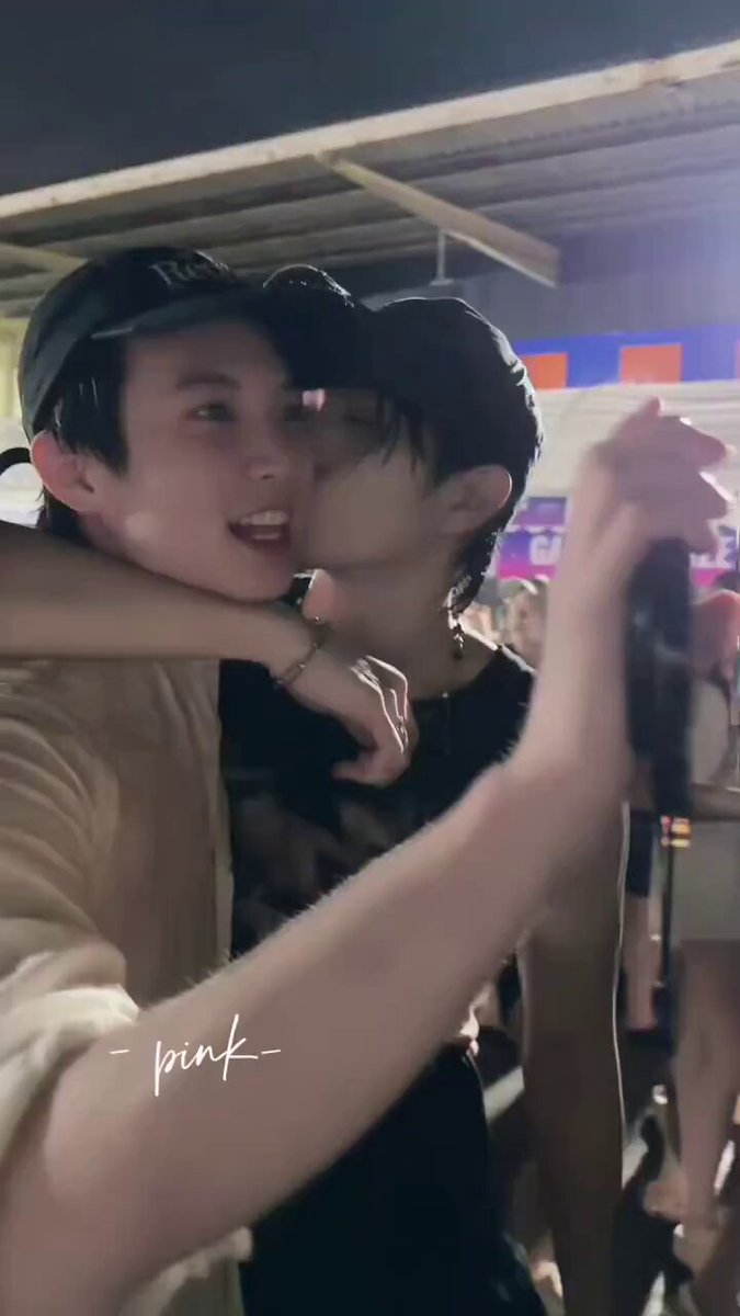yoohoo, pamilyadong tao na po si aston 😍