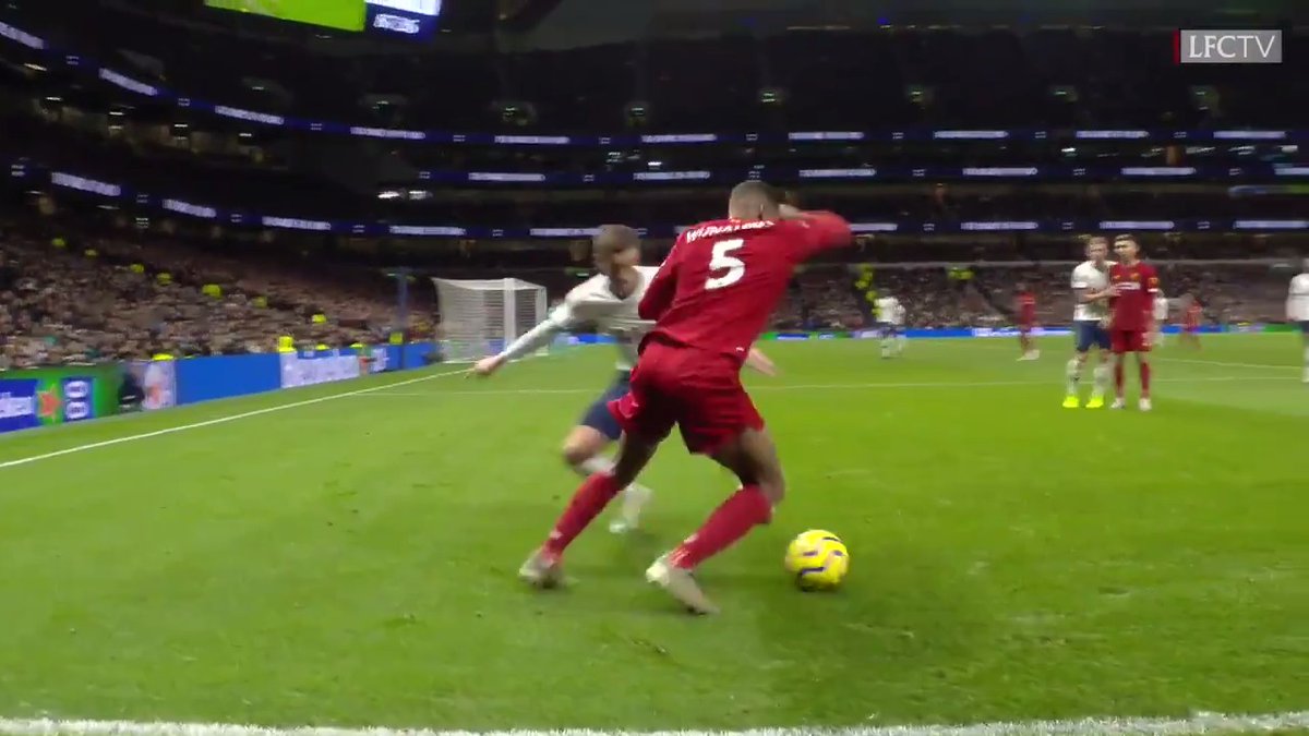 Gini Wijnaldum vs Spurs 19/20. A midfield general.