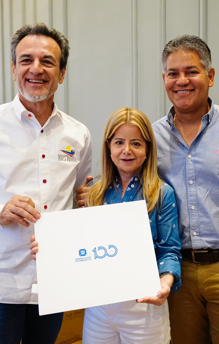 Esta semana le pusimos el acelerador a proyectos estratégicos en carreteras, aeropuertos, vías férreas y navegación fluvial para conectar al país y reducir los costos logísticos. Entre todos reconstruiremos a Colombia para convertirla en la Patria Milagro. 🇨🇴