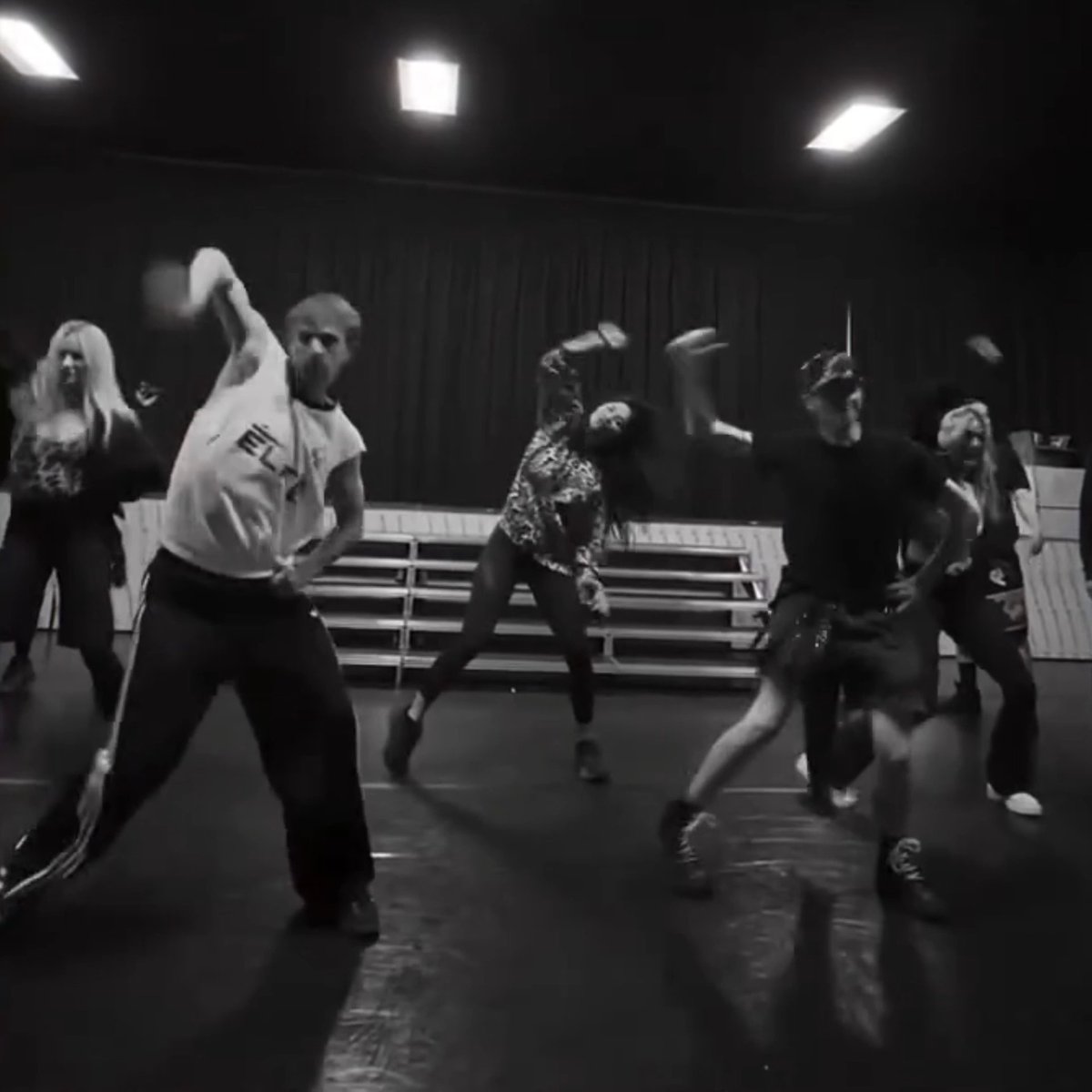 The Pussycat Dolls estão em uma rotina intensa de ensaios para a “PCD Forever Tour”, que chegam a durar de 8 a 10 horas por dia, revelou Kimberly Wyatt.