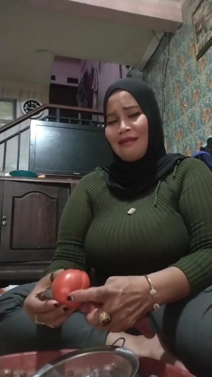 Bunda lagi kesepian