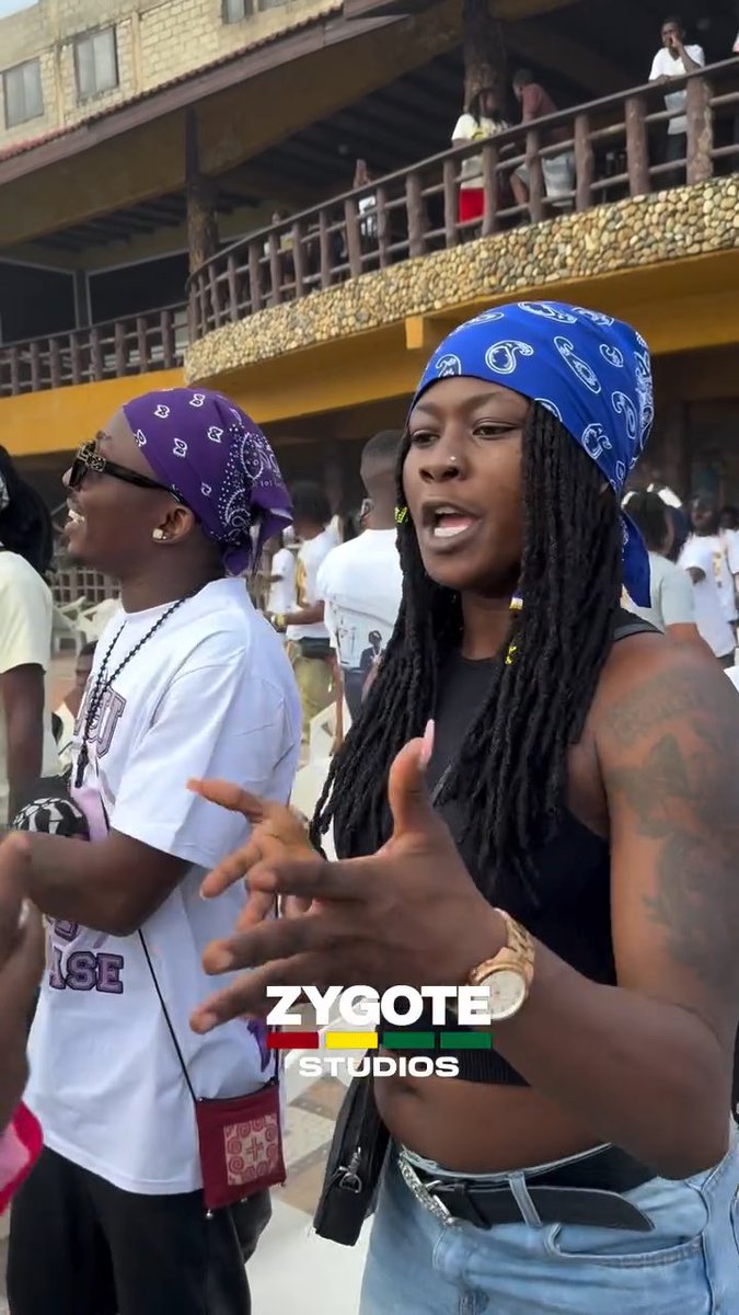 “A Shatta Wale concert always got the vibe… the other guy has no vibe” I think I now understand what he meant. 😀
