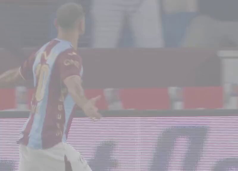 🥇 TÜRK FUTBOL TARİHİNİN EN BÜYÜK OYUNCUSU.