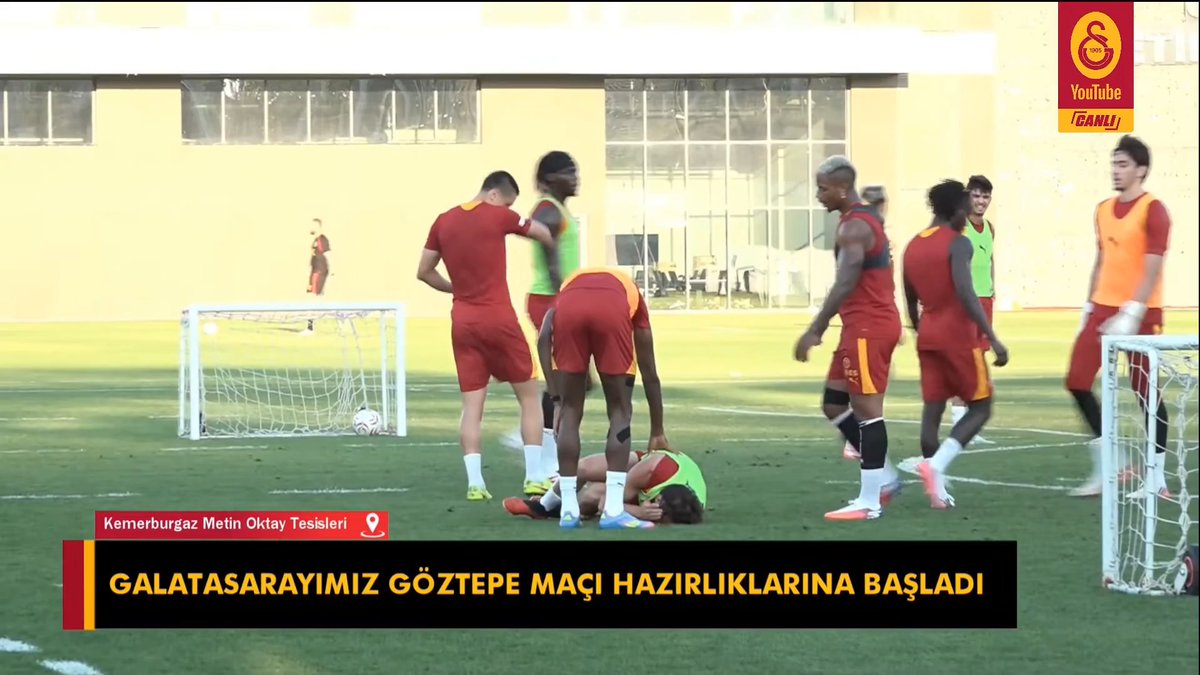 Yunus Akgün, idmanda bir pozisyonda yerde kaldı.