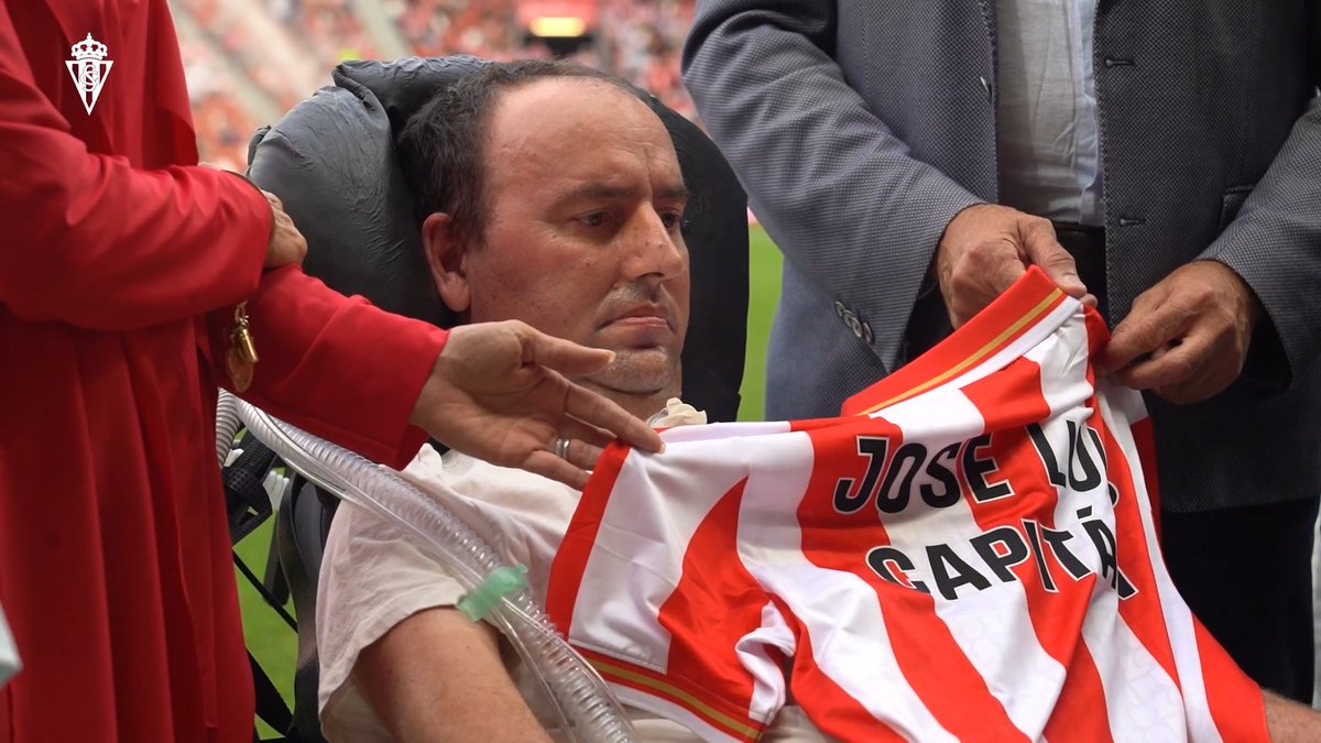 🥹 Ser el Sporting, y del Sporting, nos ofrece la fortuna de unir nuestro camino a ti, 𝑪𝒂𝒑𝒊. Eres el mejor de los 𝒆𝒋𝒆𝒎𝒑𝒍𝒐𝒔 para todos 🫂. 🔴⚪ Juntos en la misma dirección, siempre hacia la cima ⛰️.