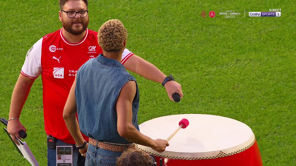 [📺 LIVE] 🇫🇷 #SDRFCA 🤩 La communion de Hugo Ekitiké avec les supporters rémois ! #beINLigue2