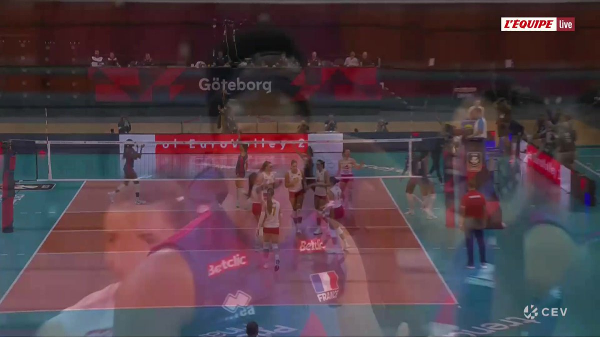 Les Bleues s'imposent facilement face au Montenegro (3-0) et se qualifient pour les 8es de finale de l'Eurovolley ! #lequipeVOLLEY
