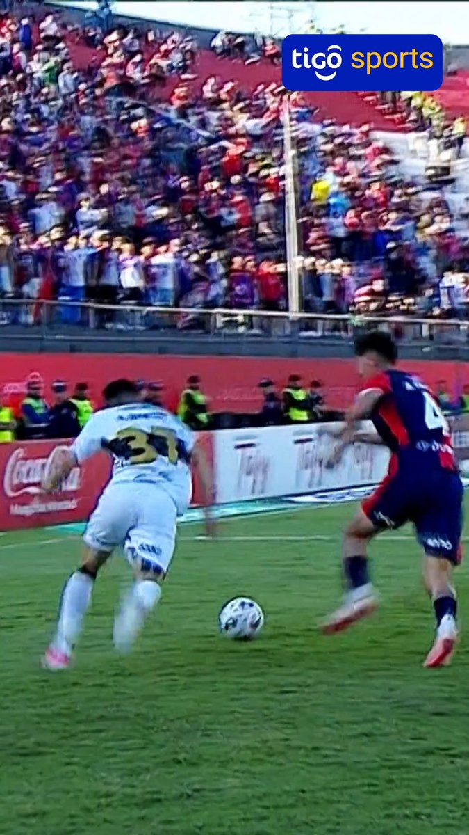 🤔😂No nos quedó claro si a Romeo Benítez le gusta encarar. #ClásicoTigoSports #ClausuraAPF2026