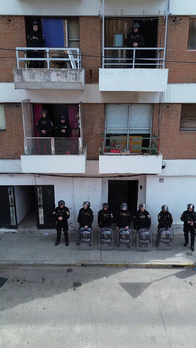 Este edificio estuvo usurpado durante 30 años en pleno Núñez. Los vecinos denunciaban violencia. Lo recuperamos y le devolvimos la tranquilidad al barrio. Ley y orden.
