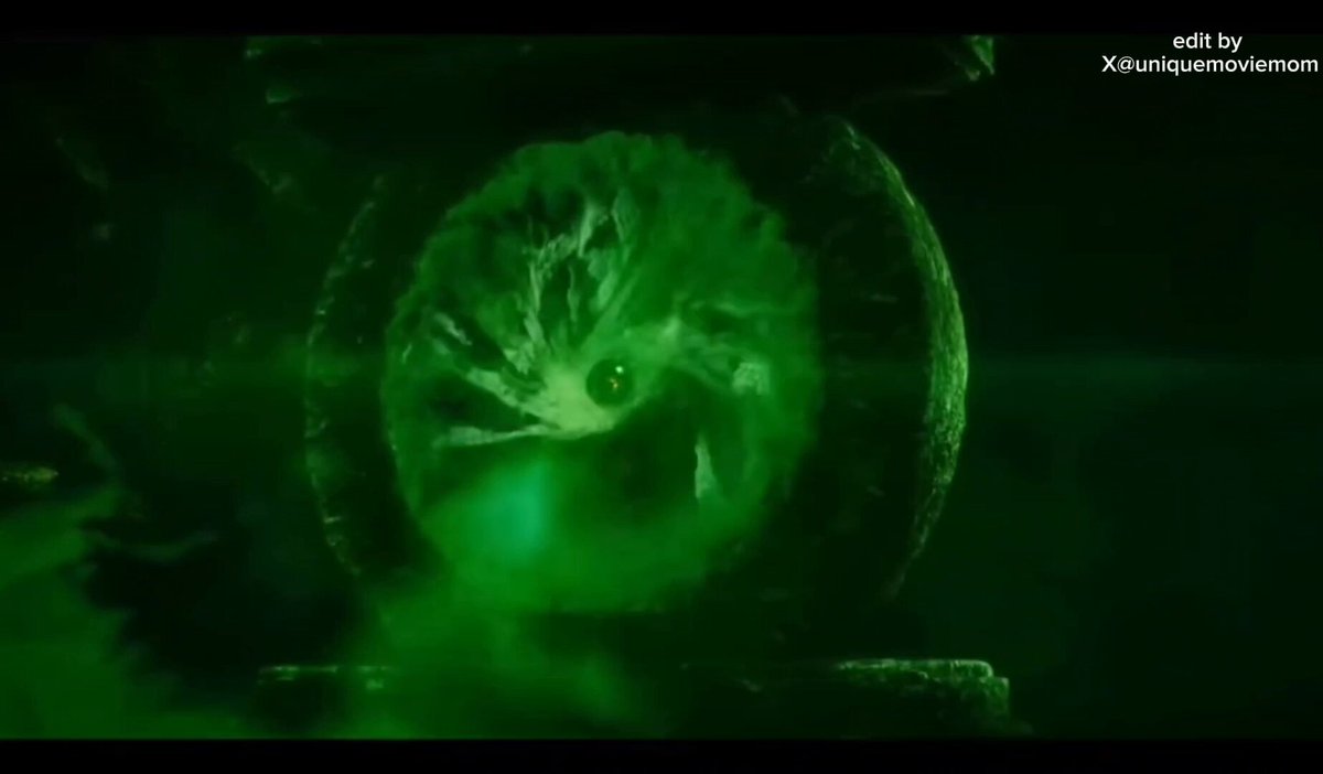 This is still one of the best live-action suit designs I have ever seen, Mark Strong was Perfect as Sinestro