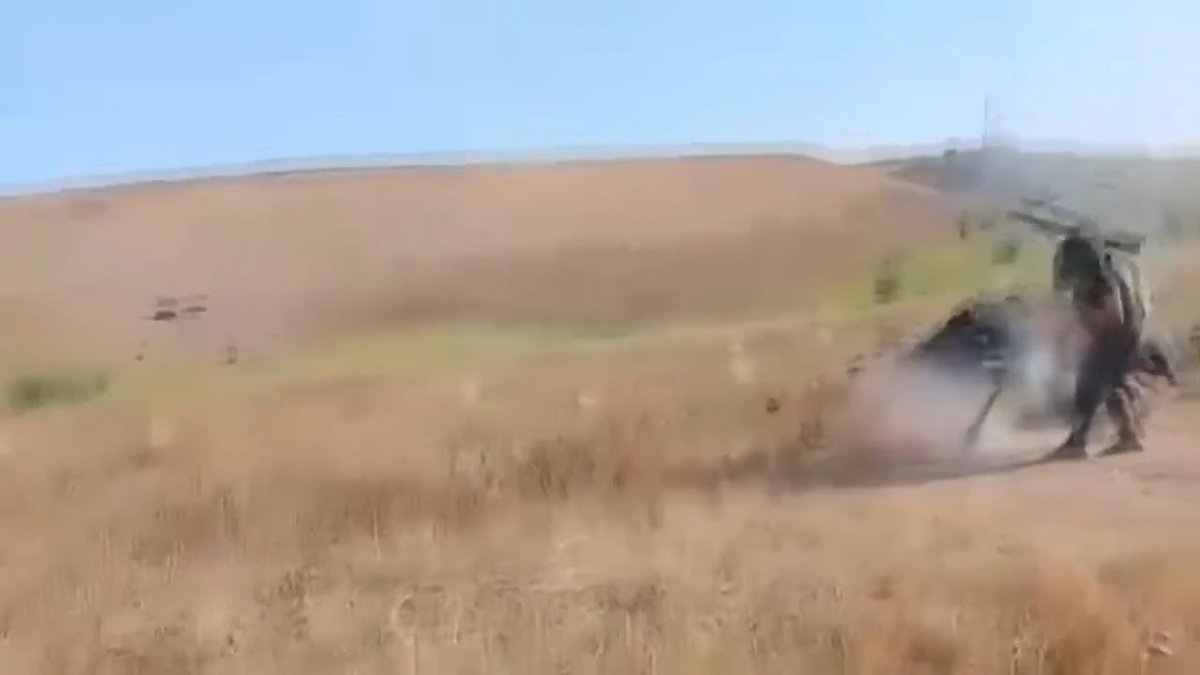 Good news for this guy - almost all RPG rounds have a minimum arming distance (usually 5-25m depending....). Avoid firing live warheads into the ground 2 feet in front of you accordingly... 🚀👀 #USSR #RPG #darwin #fail #nope #RPG7 #safety #OSHA #russia #safety #war #ShapeCharge