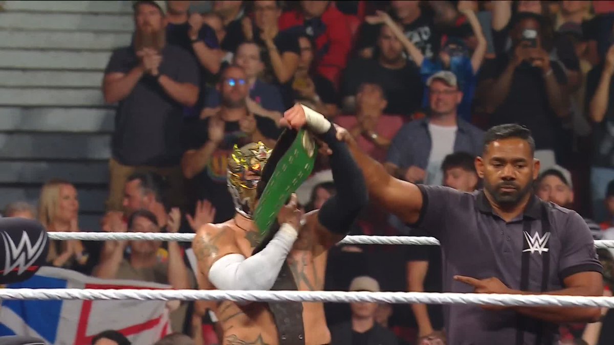 A CLASSIC ๐ REY FENIX WWE picks up the WIN!
