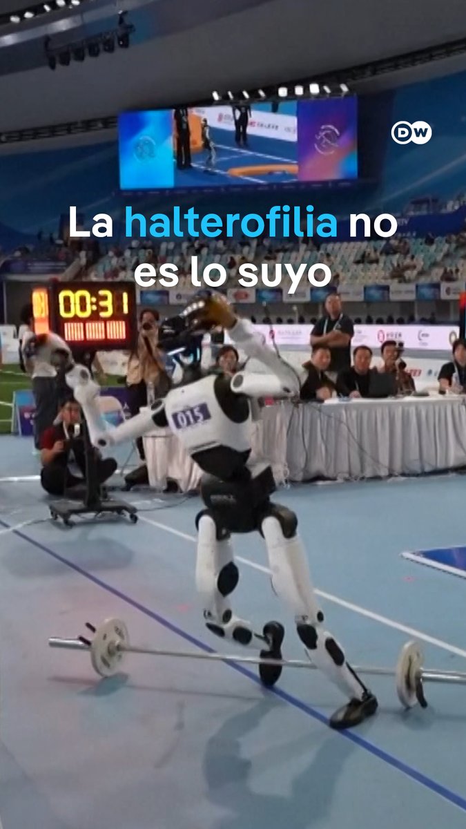 Robot de halterofilia se desploma frente a los jueces en los juegos de humanoides en China En Pekín tiene lugar la segunda edición de los Juegos Mundiales de Robots Humanoides. Dos mil robots representan a 16 países, entre los que están Alemania, Japón y Estados Unidos.