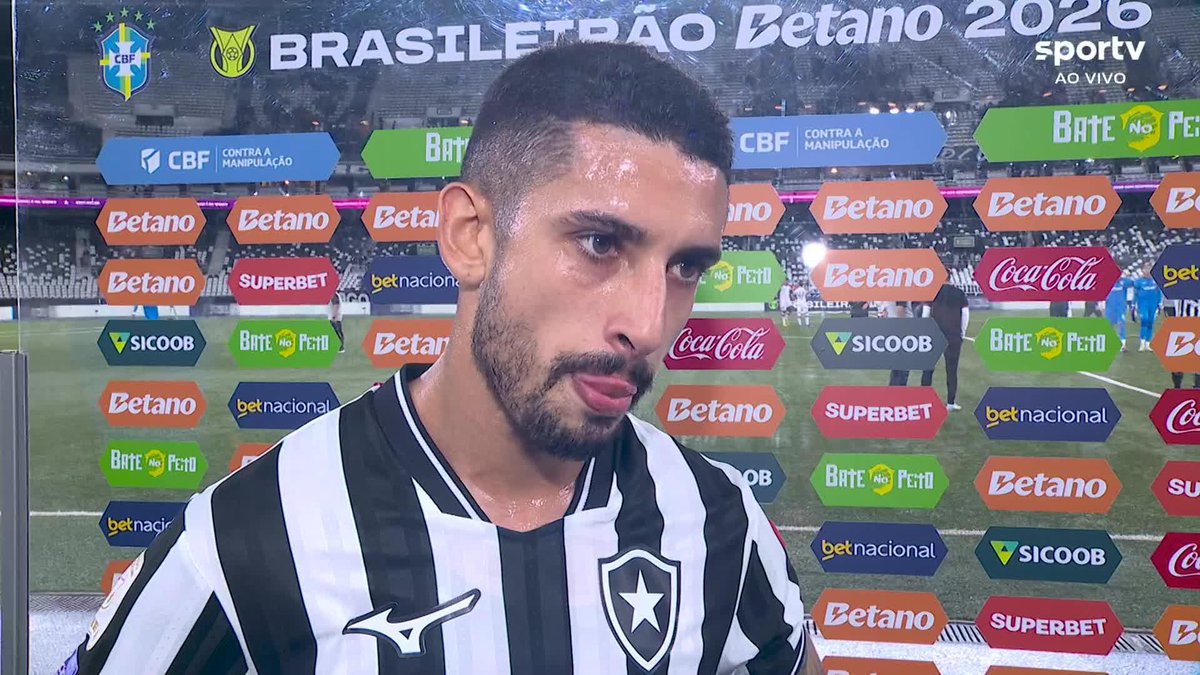 Santi Rodríguez lamentou os erros que resultaram nos gols do Athletico-PR. #Futebol #Brasileirão #Botafogo #AthleticoPR