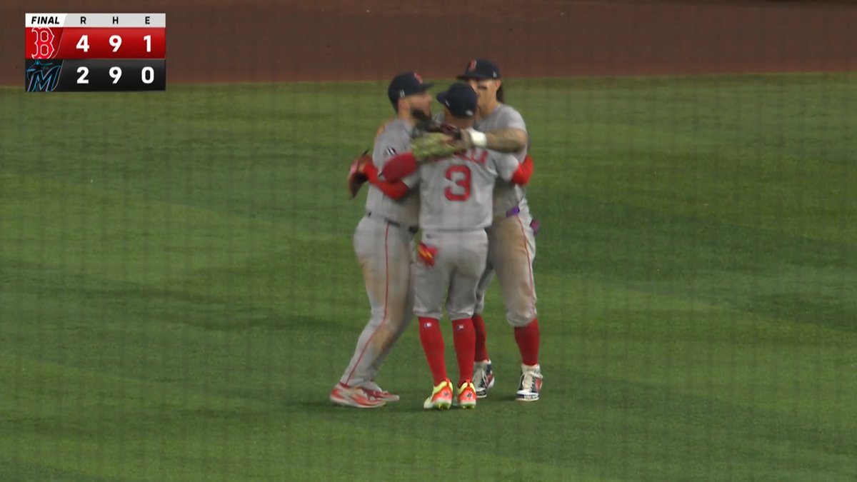 THE RED SOX WIN AGAIN 👏