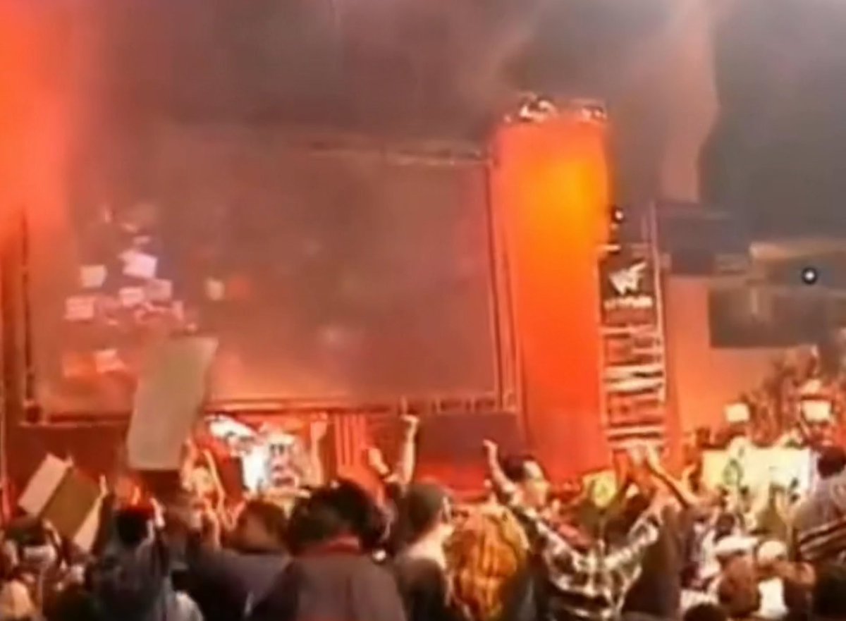 POV: YOU WENT TO AN ATTITUDE ERA SHOW IN THE LATE 90s.