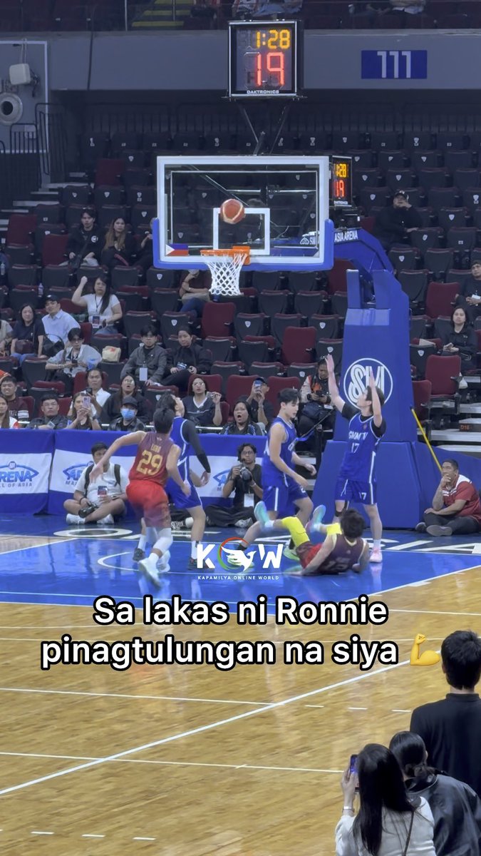 Sa sobrang tatag ni #RonnieAlonte pinagtulungan na siya nina Neo at Aston!! 💪💪 #StarMagicAllStarGames2026