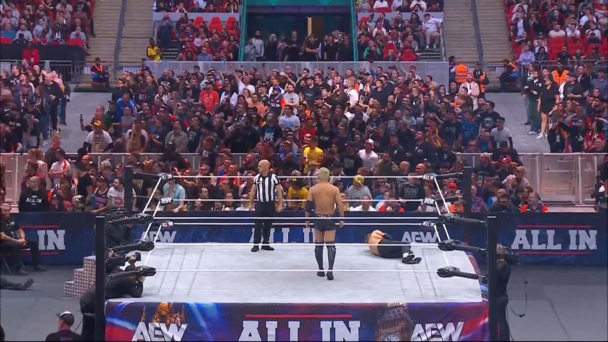 2 years ago today in London, Nigel McGuinness came out of retirement and made his glorious return to professional wrestling for the first time since 2011. Inside Wembley Stadium in front of 50,000+ fans with this pop during Casino Gauntlet.