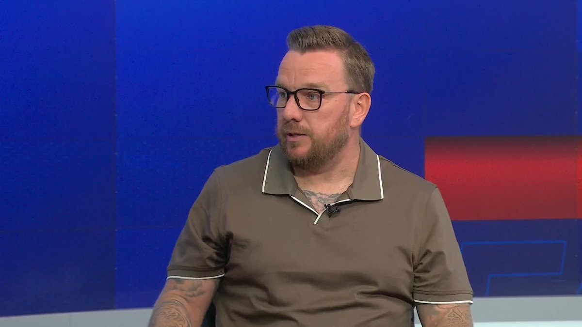 "There will never be a bad goalkeeper that wins the Premier League" 🗣️ Jamie O’Hara questions Chelsea sticking with Sánchez and debates who should be their starting goalkeeper. 🔵