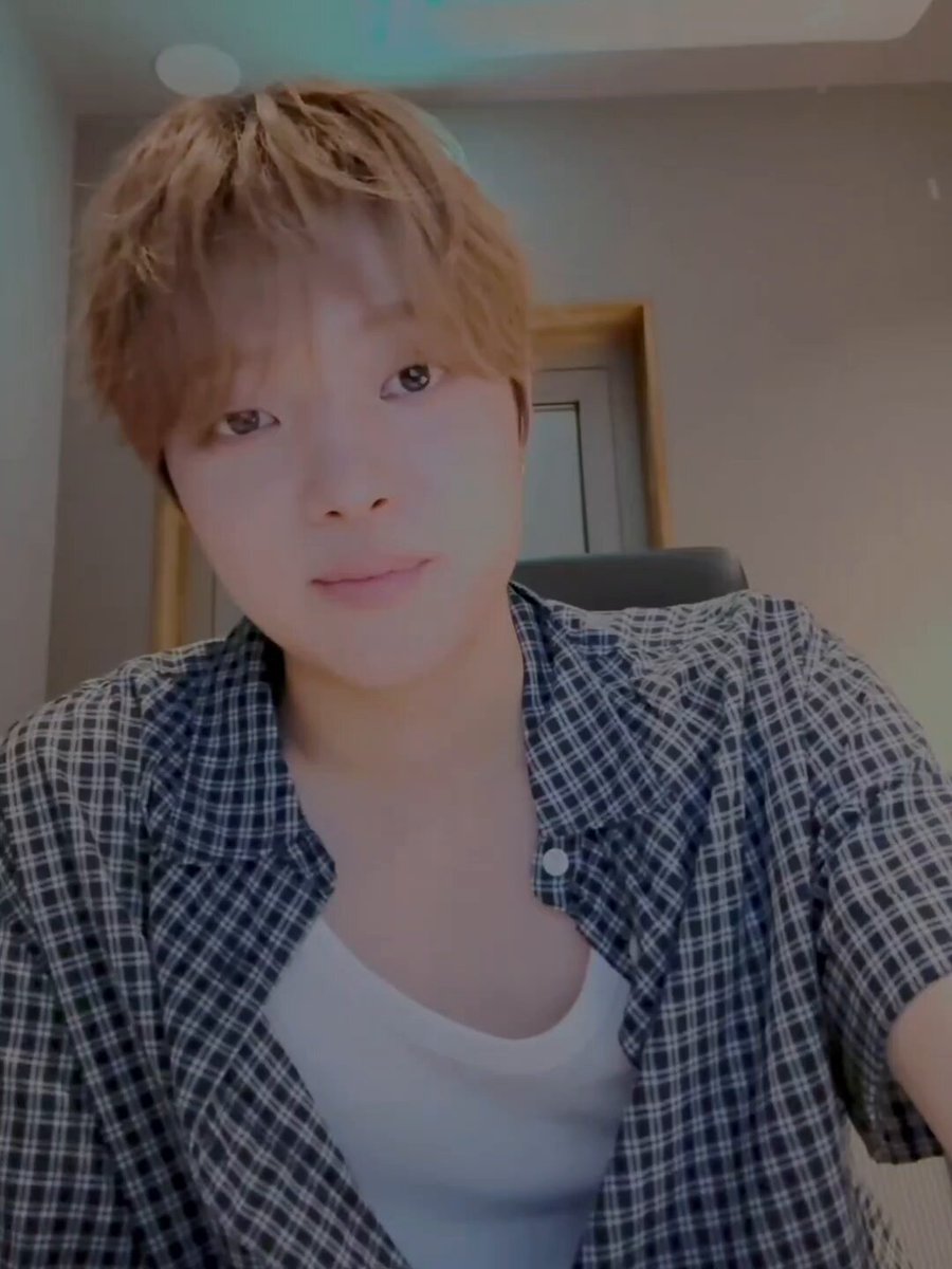 🍊 필터 꺼요? 🍊 씁.... 끌까... ( 볼 찌부 ) 🍊 오늘 좀 자신없긴 한데 .. 르네가 끄라구 하며눈 꺼야져... (뿅..) 아 😭😭😭😭😭😭😭진짜쉽졸귀미치겠어 너뭔데??!?!?!?!
